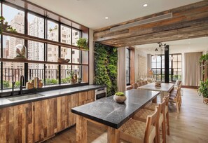 House (Elm) | Hypo-allergenic bedding, minibar, in-room safe, desk - 1 Hotel Central Park (New York)