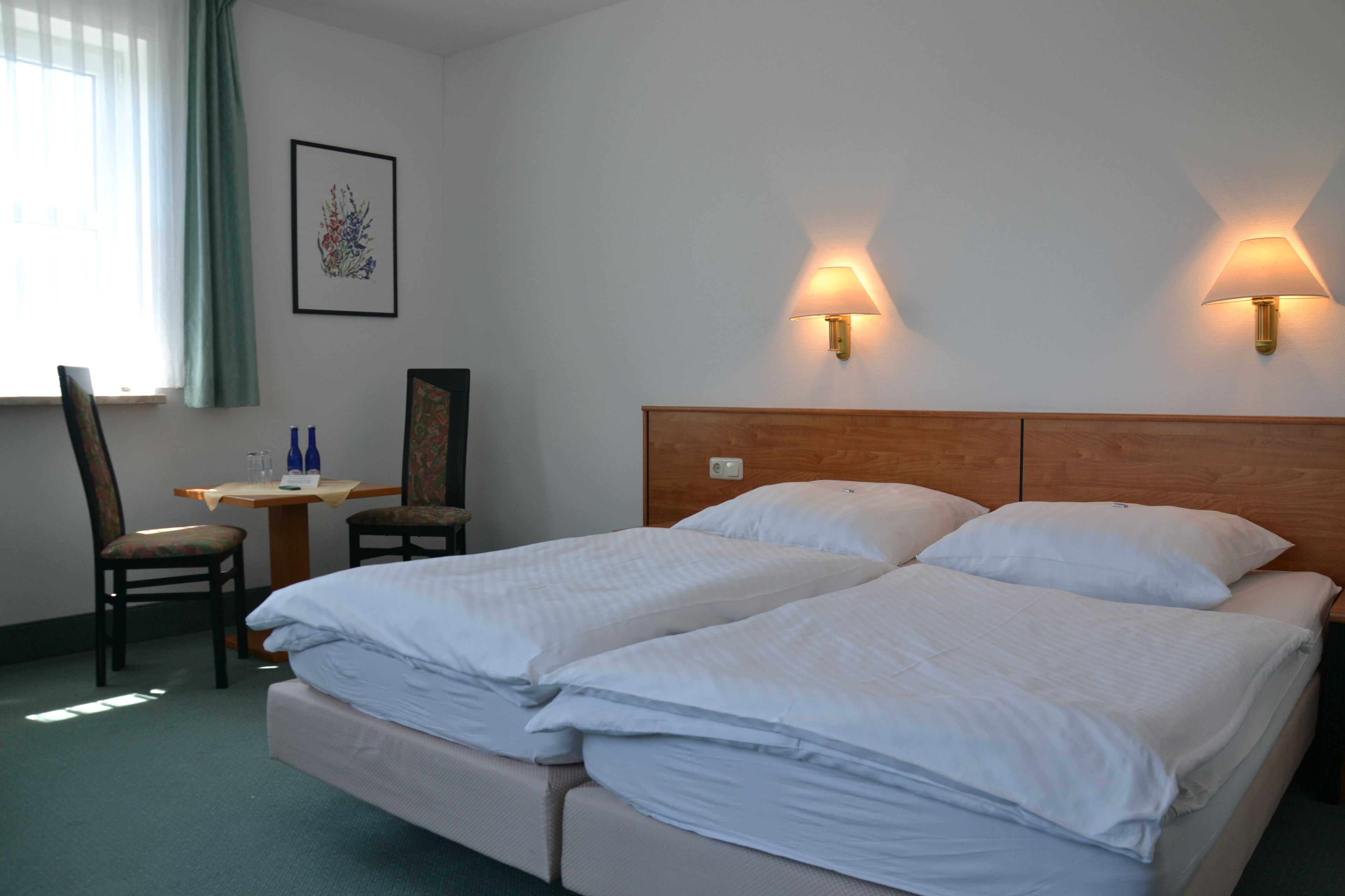 hypo-allergenic bedding, desk, free wifi, bed sheets