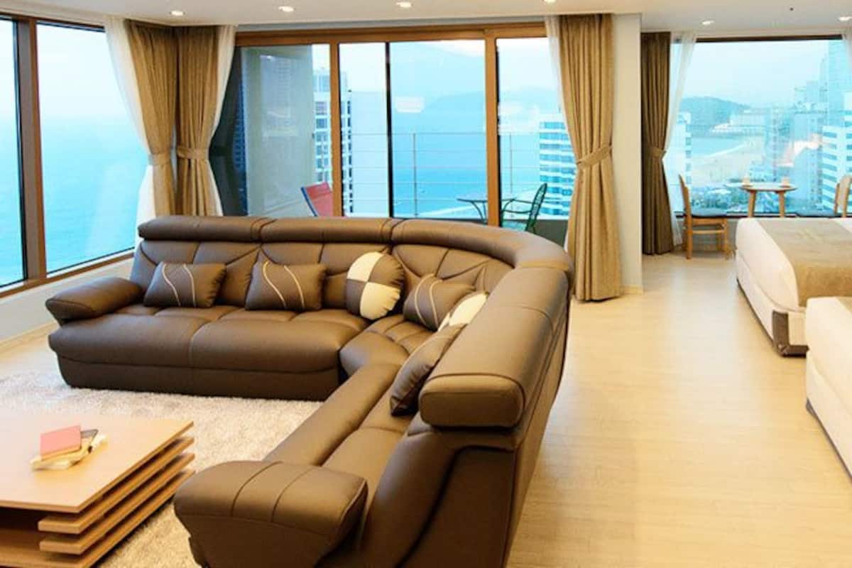 European Suite, Ocean View (Occupancy : min 4, max 8 - Additional person fee pay upon arrival)