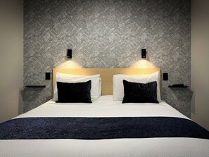 1 Schlafzimmer, Zimmersafe, Schreibtisch, schallisolierte Zimmer