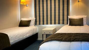 Apartemen, 2 kamar tidur, jet tub | 1 kamar tidur, brankas, meja kerja, dan kedap suara