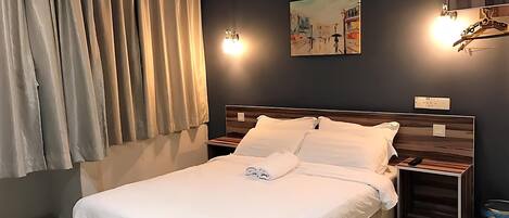 Superior-Doppelzimmer (With Window) | Zimmersafe, Schreibtisch, BĂŒgeleisen/BĂŒgelbrett, kostenloses WLAN