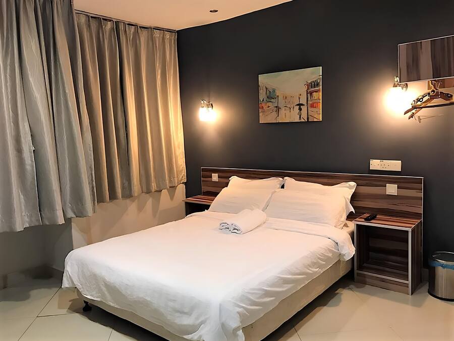 Superior Double Room (With Window) | In-room safe, desk, iron/ironing board, free WiFi