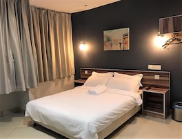 Superior Double Room (With Window) | In-room safe, desk, iron/ironing board, free WiFi