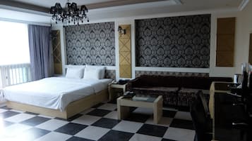 Deluxe Double Room | Desk, free WiFi