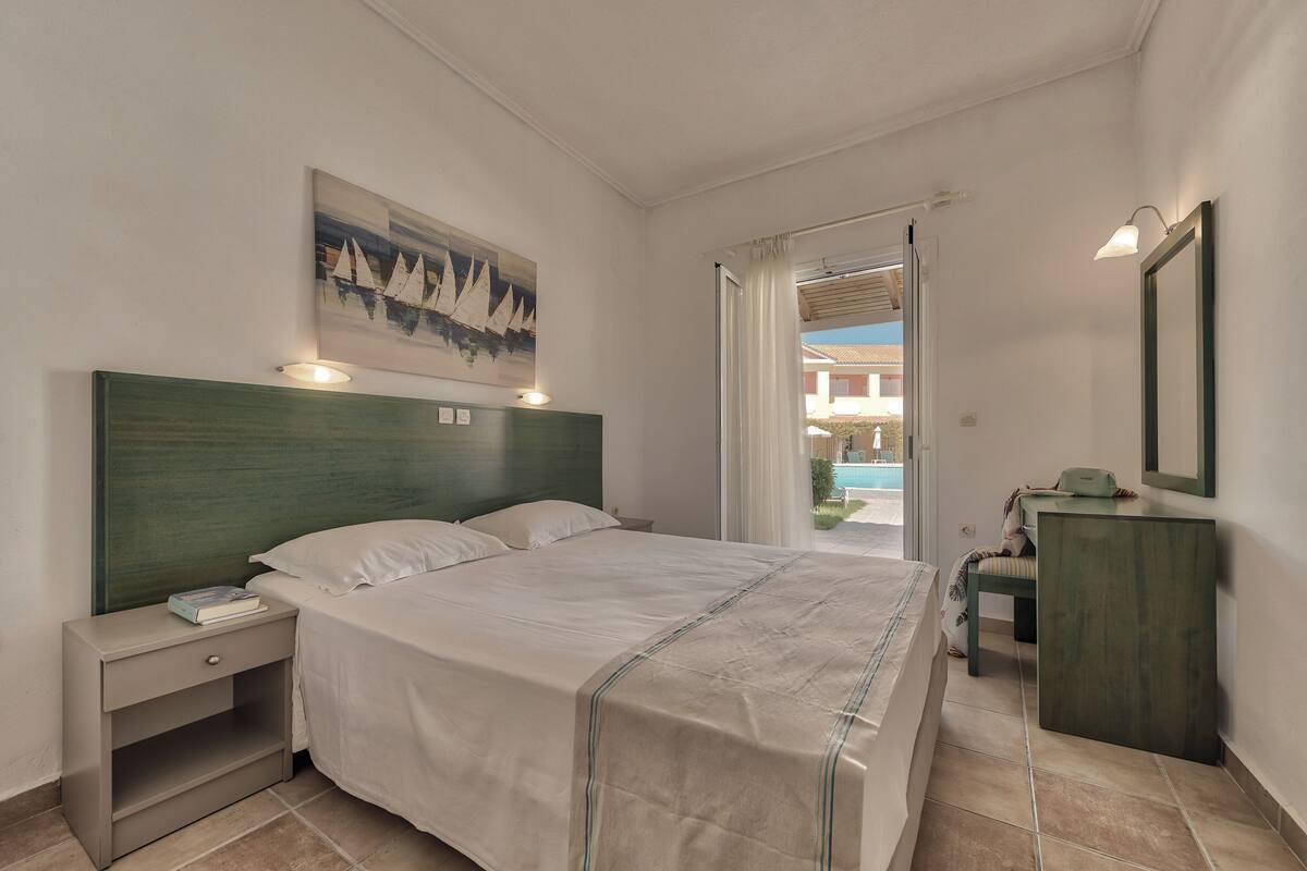 Comfort Double or Twin Room | In-room safe, free WiFi, bed sheets