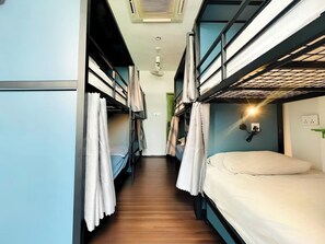 免费 WiFi、床单