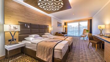 Minibar, in-room safe, desk, laptop workspace