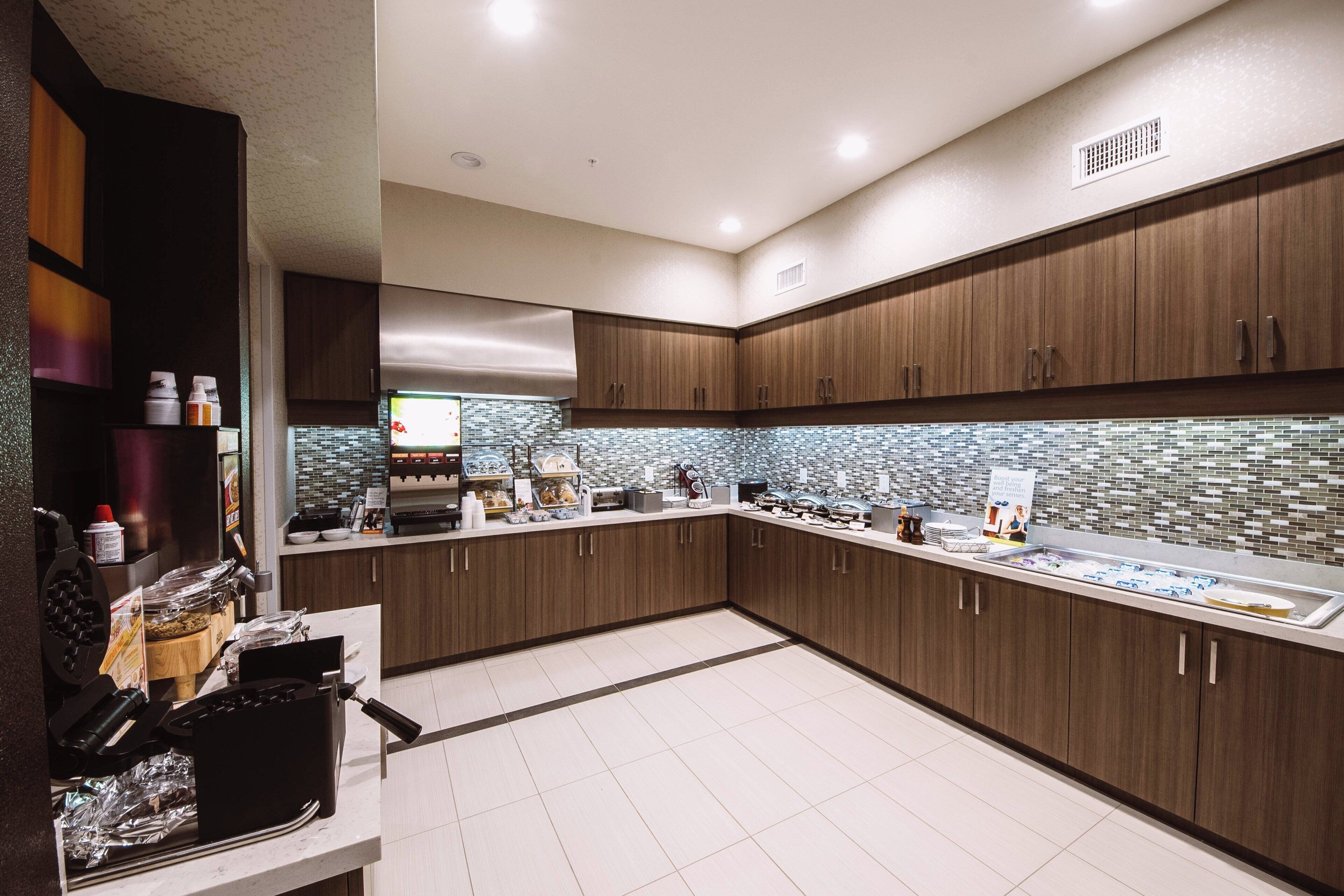 free daily continental breakfast