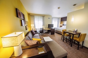 Desk, rollaway beds, free WiFi, bed sheets - Residence Inn Harlingen (Harlingen)