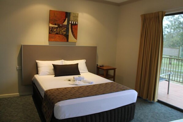 Standard Room, 1 Queen Bed