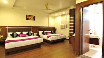 Sábanas italianas Frette, camas con efecto memoria y escritorio