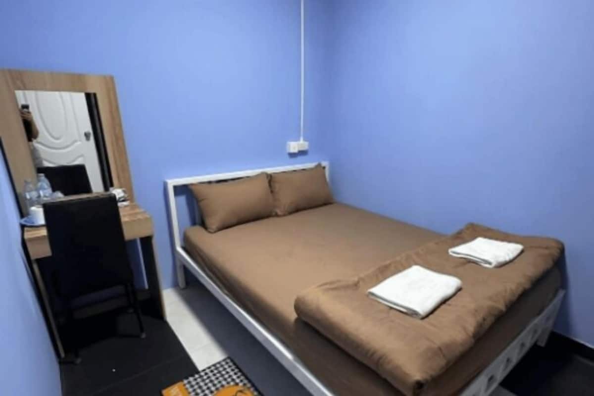 Minibar, desk, iron/ironing board, rollaway beds