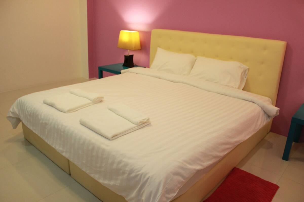 King Size Bed | Minibar, desk, iron/ironing board (on request), rollaway beds