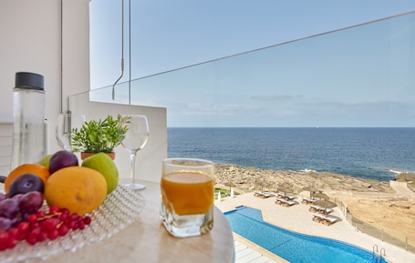 Camera doppia, balcone, vista mare | Una cassaforte in camera, una scrivania, Wi-Fi gratuito, lenzuola. Universal Hotel Cabo Blanco - Adults Only