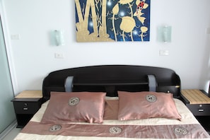 Căn hộ tiện nghi đơn giản, 2 phòng ngủ, quang cảnh một góc biển | 2 phòng ngủ, két bảo mật tại phòng, bàn, bàn ủi/dụng cụ ủi quần áo 