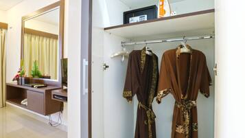 Minibar, caja de seguridad en la habitación, escritorio y wifi gratis