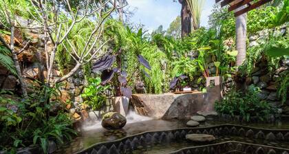 Lynnaya Urban River Resort