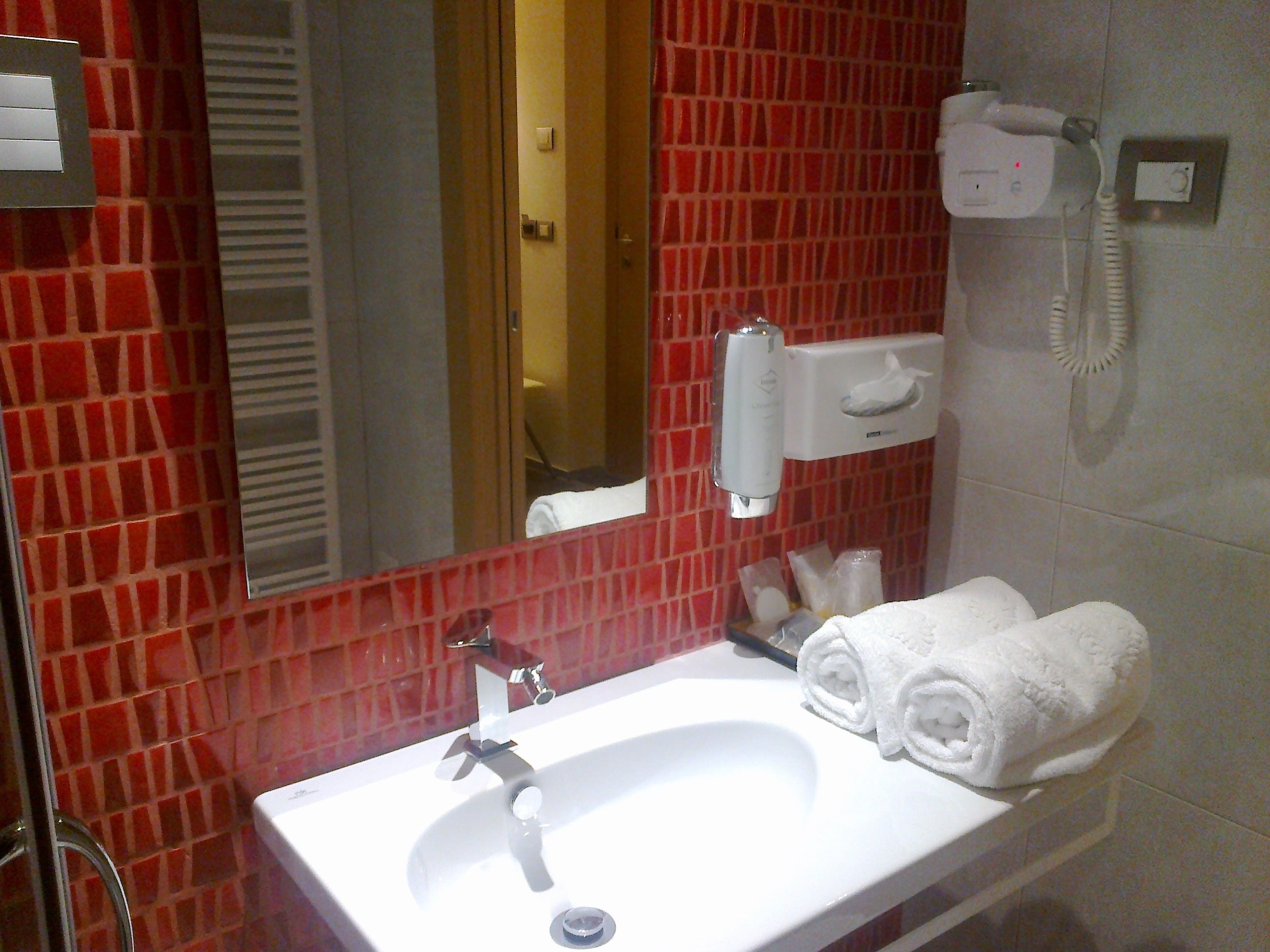 suite | bathroom | shower, free toiletries, hair dryer, slippers