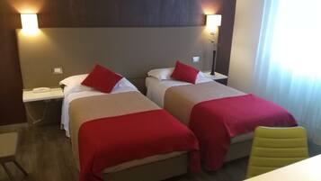 Comfort Twin Room | In-room safe, desk, laptop workspace, soundproofing