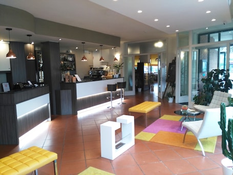 Hall. Hotel Toscana