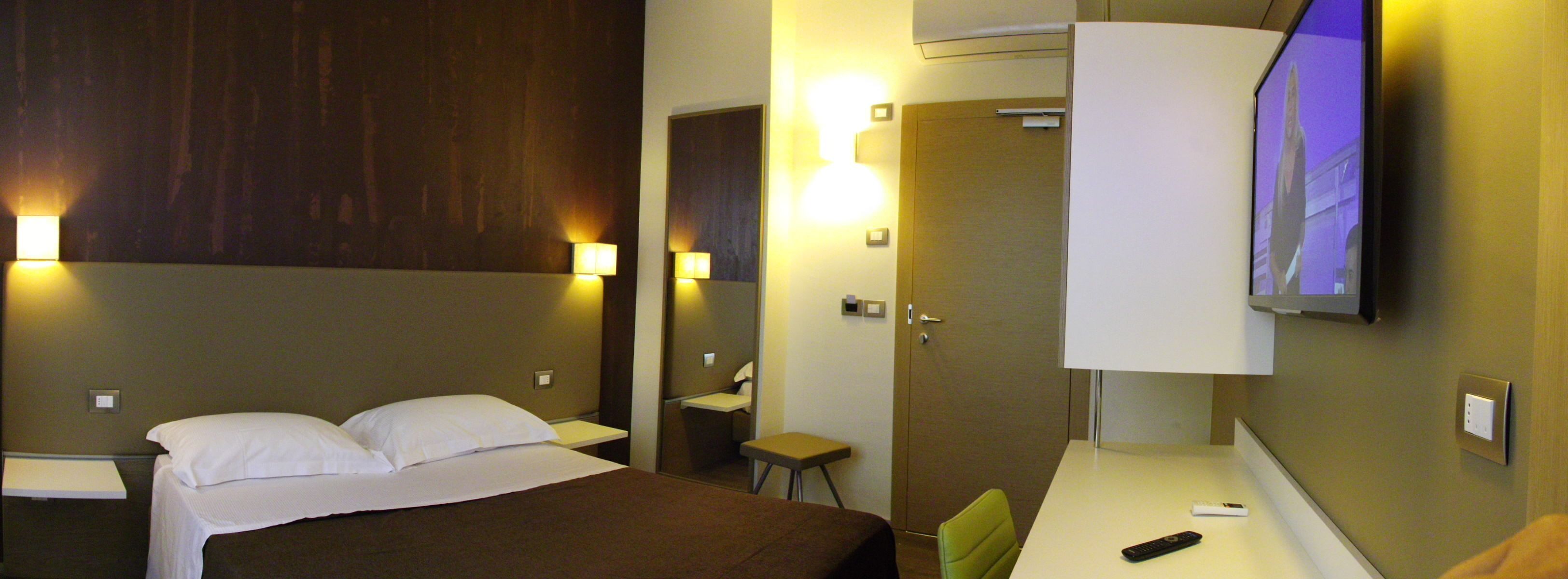 In-room safe, desk, laptop workspace, soundproofing