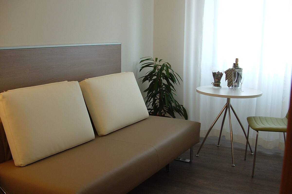 suite | living area | led tv