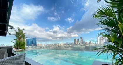 Jade Hotel & Suites