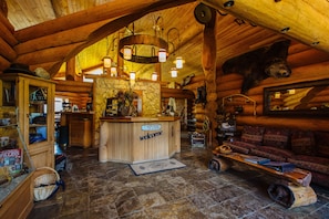 Interior entrance - Terracana Ranch Resort  (Valemount)