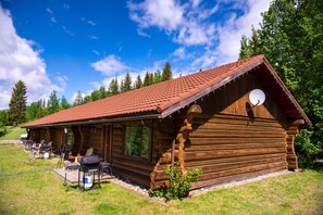 Property grounds - Terracana Ranch Resort  (Valemount)