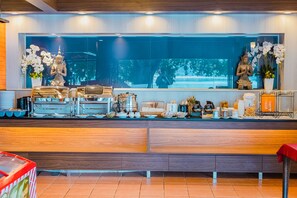 Breakfast, lunch, dinner served; Thai cuisine, ocean views