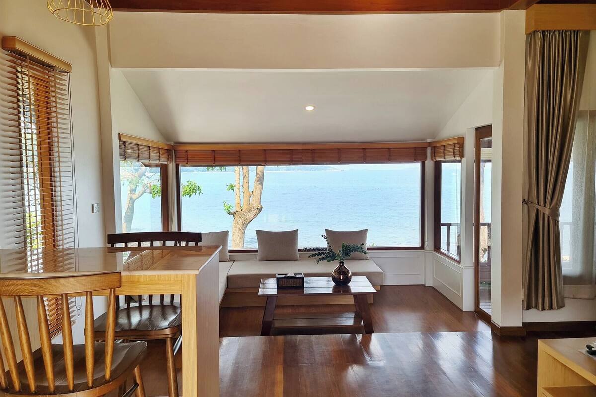 Vimarn Suite | Minibar, tirai kedap cahaya, Wi-Fi gratis, dan seprai linen