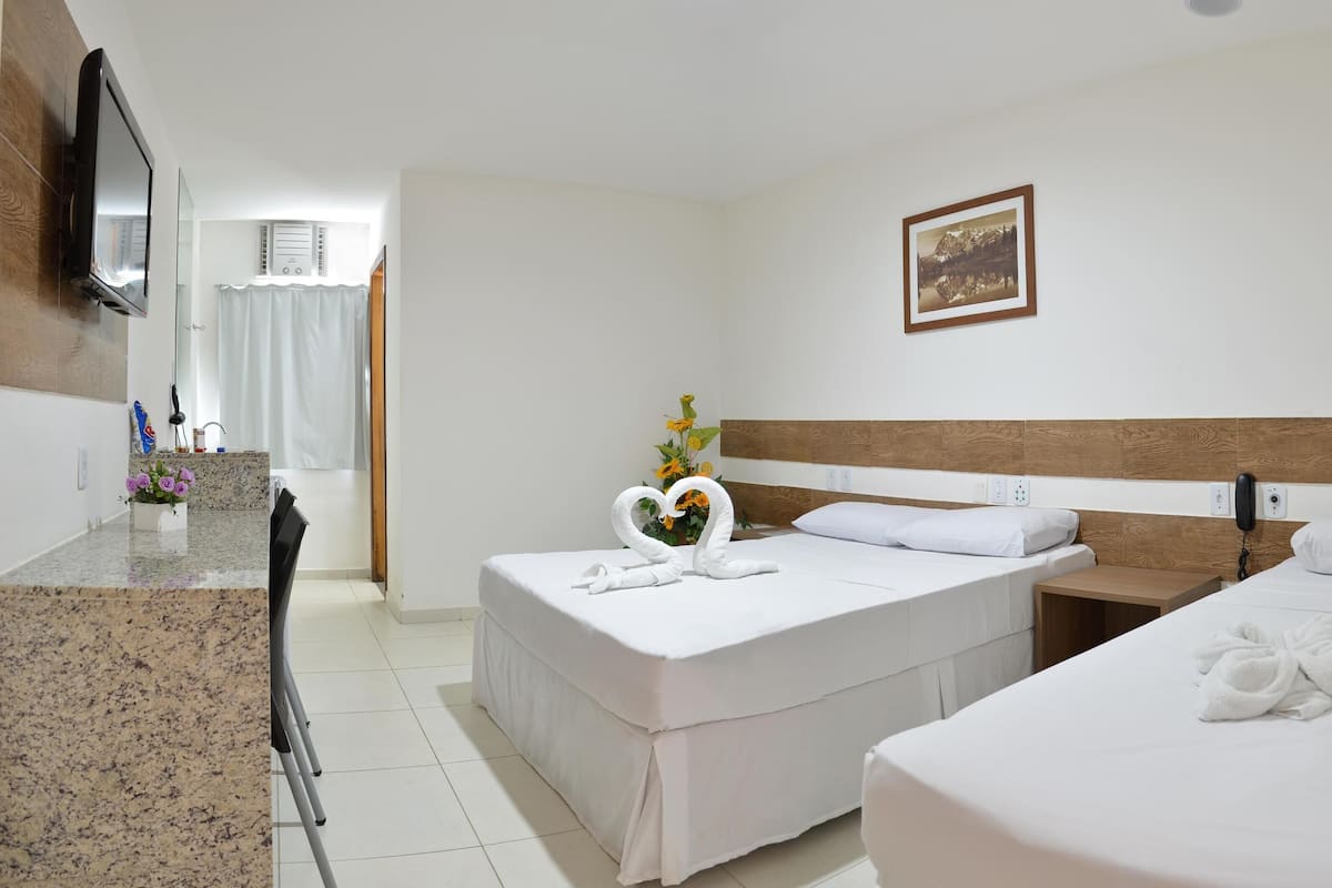 Minibar, accĂšs au Wi-Fi (inclus), literie fournie