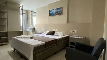 Minibar, wifi gratis, ropa de cama y acceso para silla de ruedas