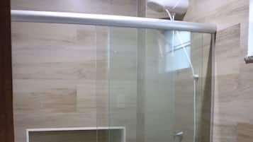 Minibar, wifi gratis, ropa de cama y acceso para silla de ruedas