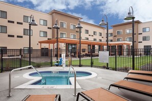 Outdoor spa tub - Courtyard by Marriott Walla Walla (Walla Walla)