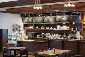 Daily cooked-to-order breakfast for a fee - Courtyard by Marriott Walla Walla (Walla Walla)