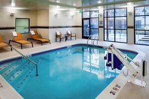 Indendørs pool