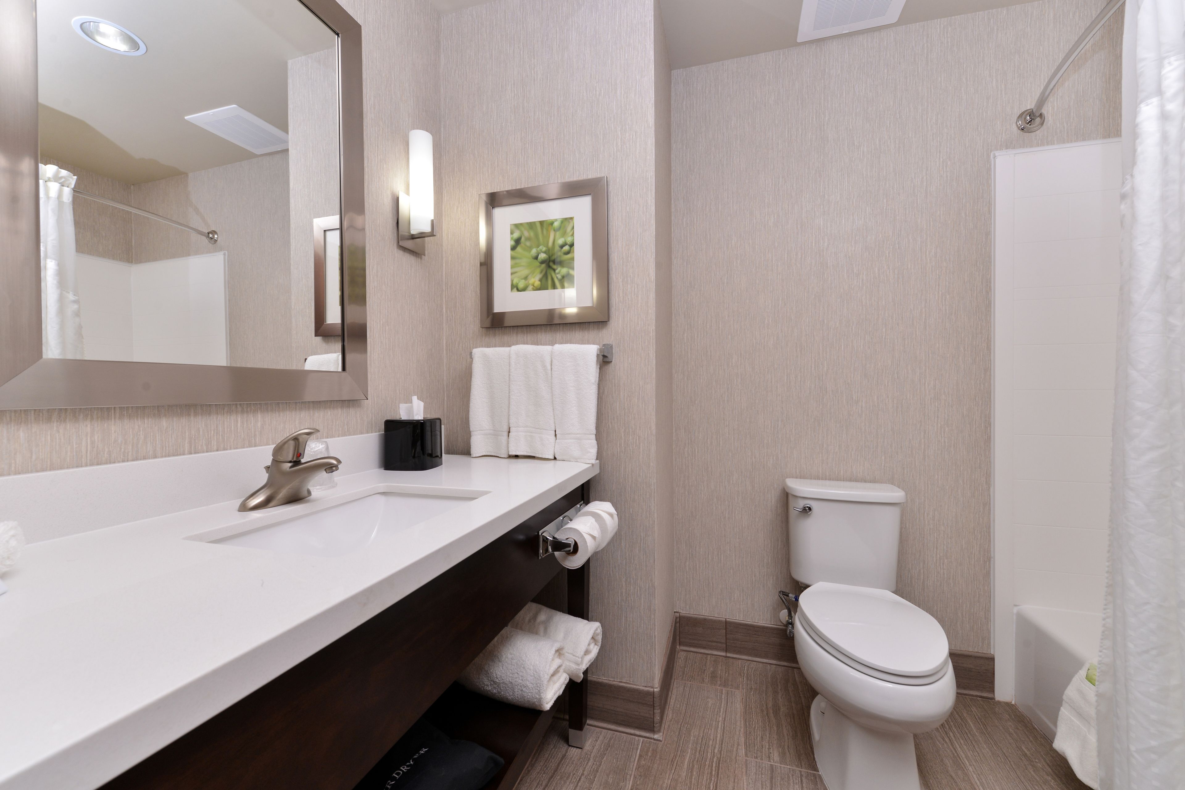 Photo - Holiday Inn Express Tomball by IHG