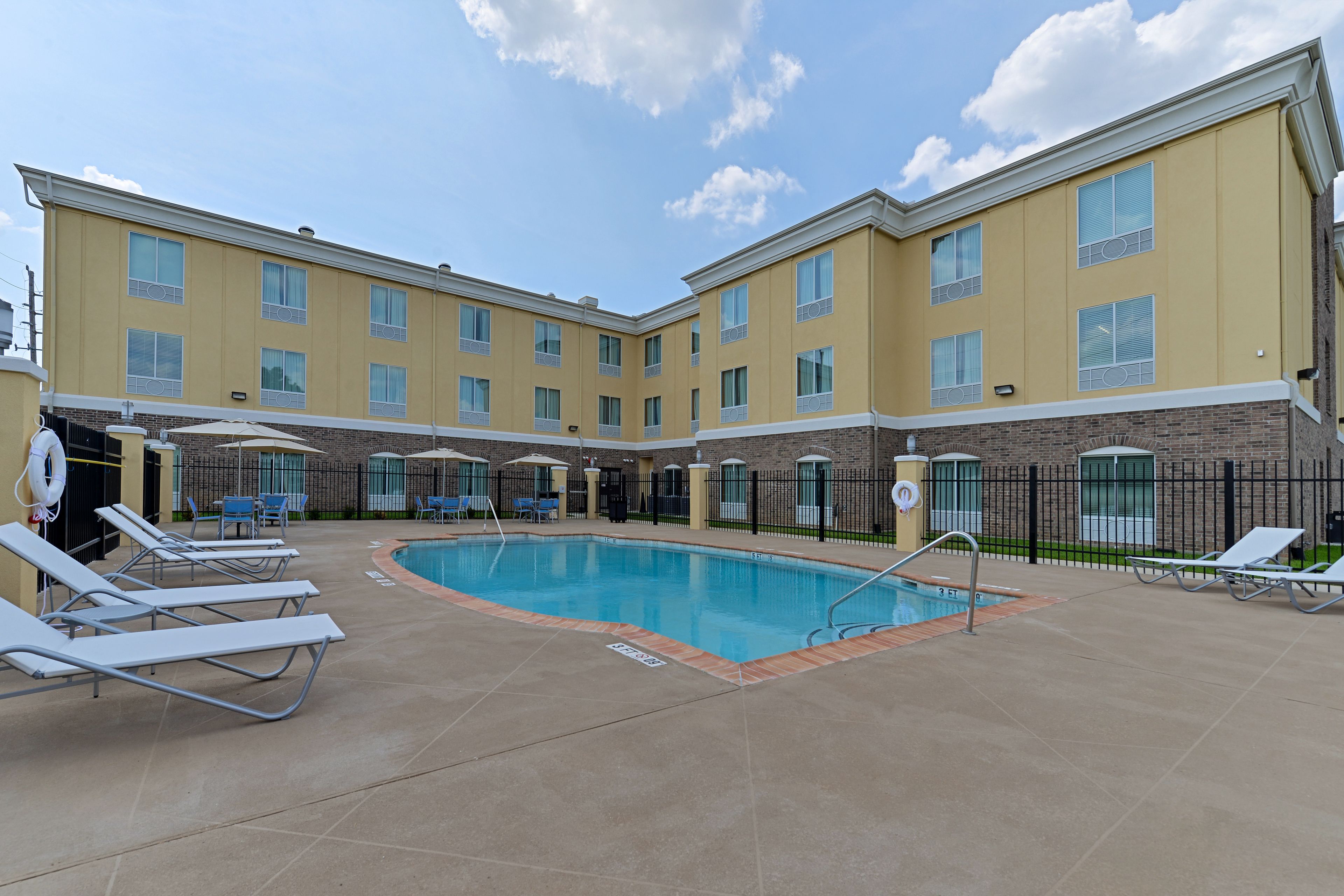 Photo - Holiday Inn Express Tomball by IHG