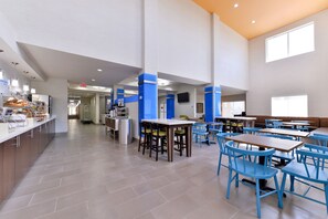 Café da manhã continental grátis todos os dias