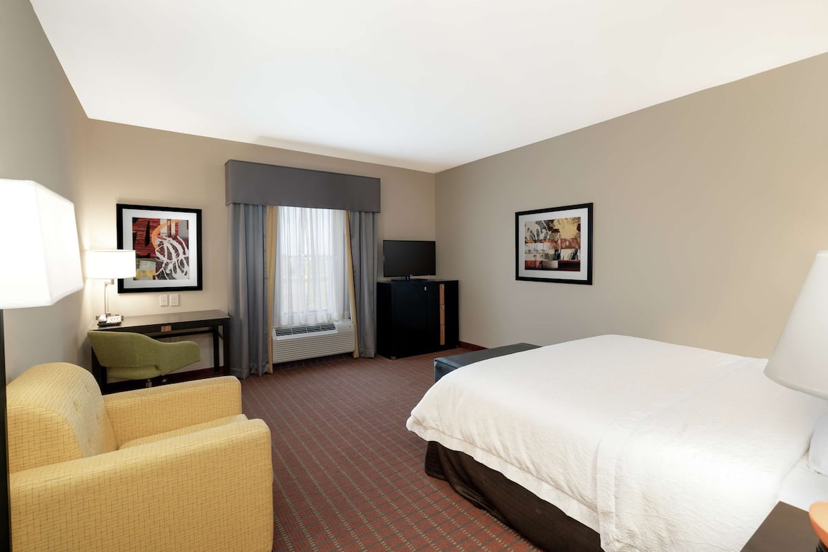 Room, Accessible, Non Smoking | In-room safe, iron/ironing board, free cribs/infant beds, free WiFi