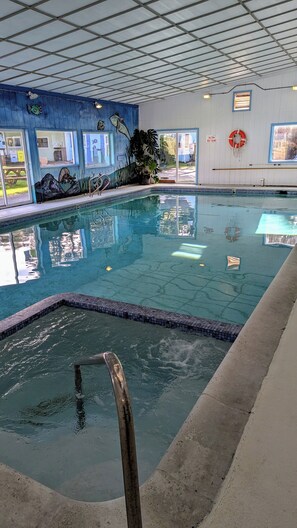 Indoor spa tub