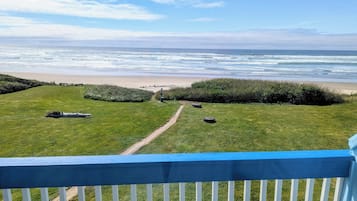 (C) Signature Room, 1 Queen Bed, Kitchen, Ocean View (No Children or Pets) | Terraza o patio