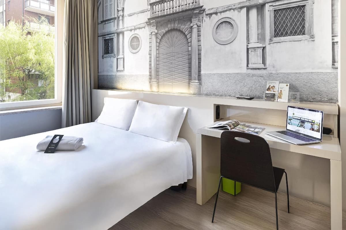 In-room safe, desk, blackout drapes, WiFi (free)