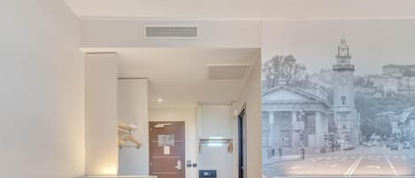 Triple Room | In-room safe, desk, blackout curtains, free WiFi