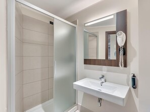 Coffres-forts dans les chambres, bureau, rideaux occultants