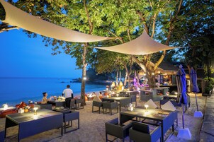 Café da manhã, almoço e jantar; culinária tailandesa 