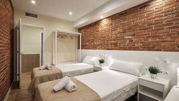 Huoneisto, 3 makuuhuonetta, terassi (1003) | 4 makuuhuonetta, pimennysverhot, äänieristys, silitysrauta/-lauta