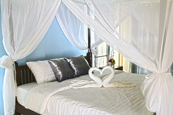 Deluxe Double Room | In-room safe, desk, blackout drapes, rollaway beds